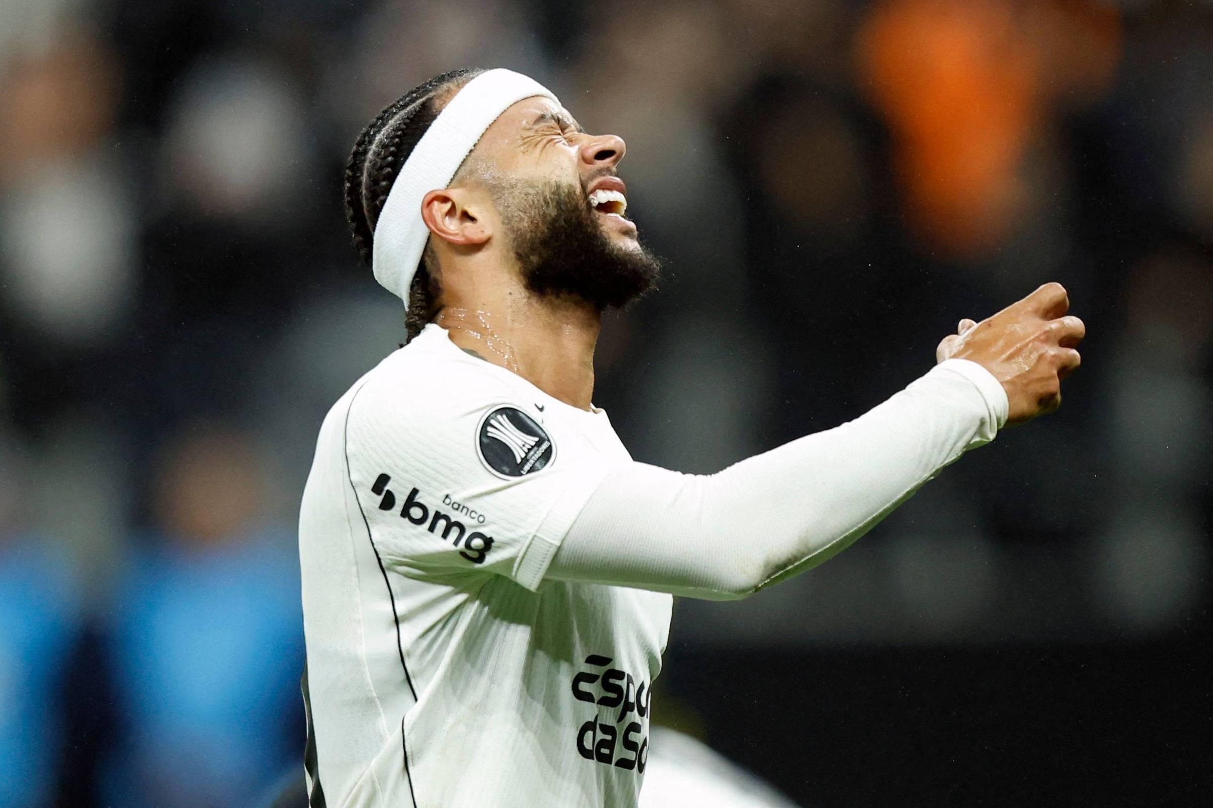 Memphis Depay promete resposta após Corinthians romper acordo de renovação