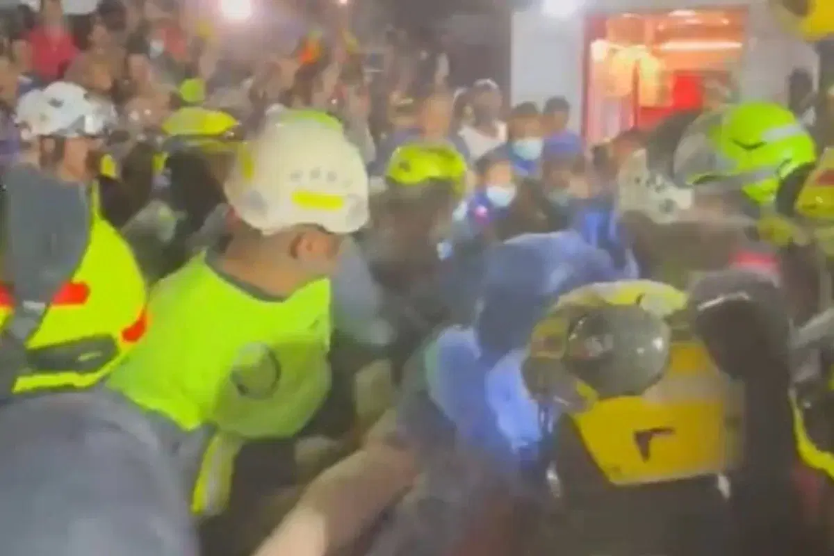 Mulher é resgatada após 36 horas sob escombros na Colômbia