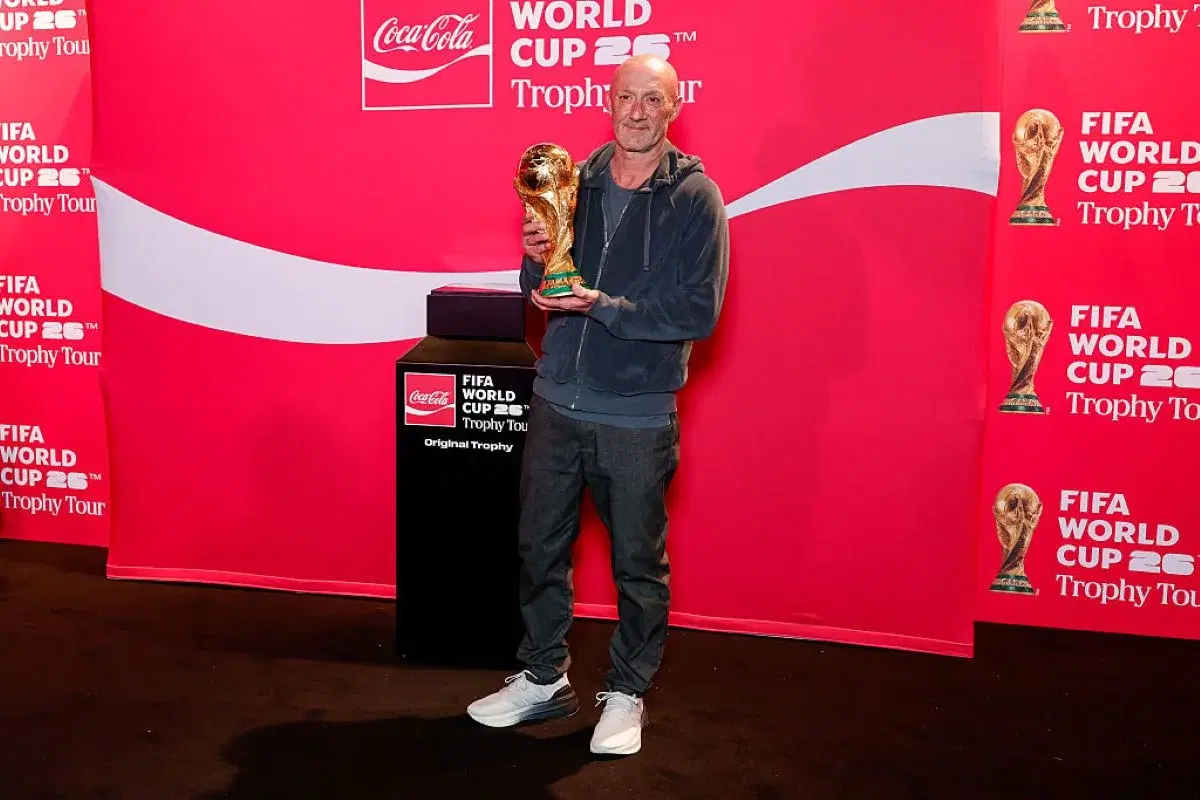 Zinédine Zidane confirma Fabien Barthez como preparador de goleiros da França