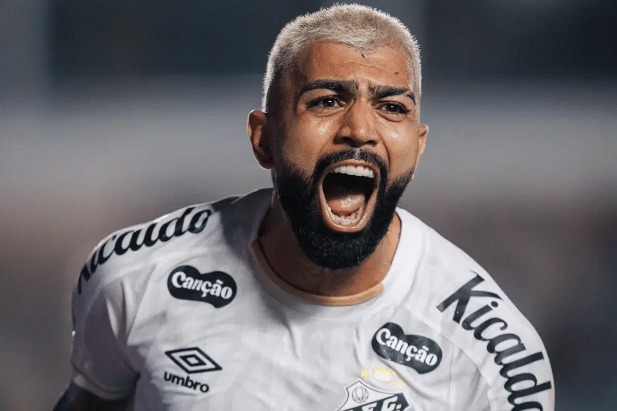 Gabigol alcança 100 gols pelo Santos em vitória contra Macará
