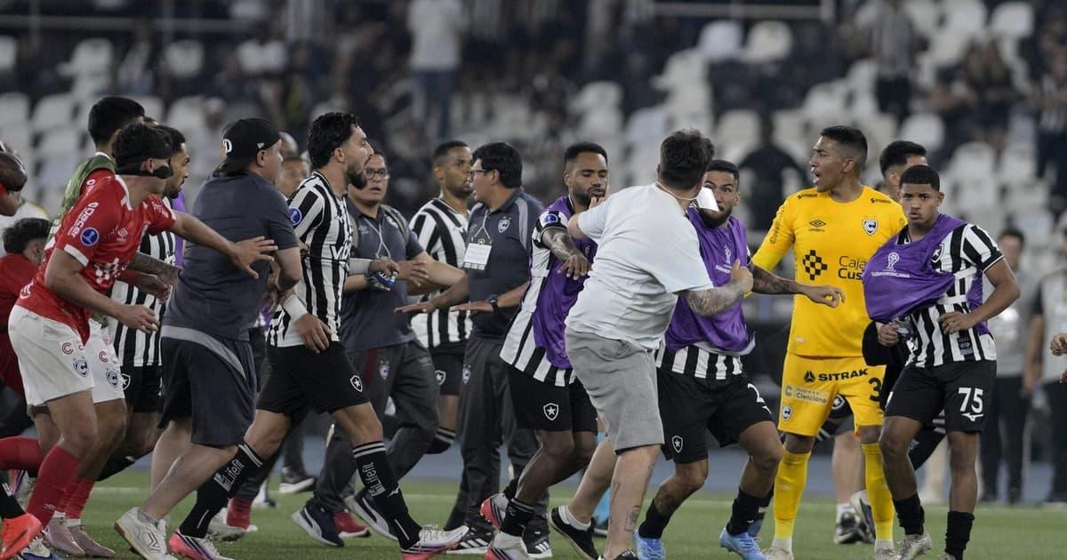 Confusão marca vitória do Botafogo sobre o Cienciano na Sul-Americana