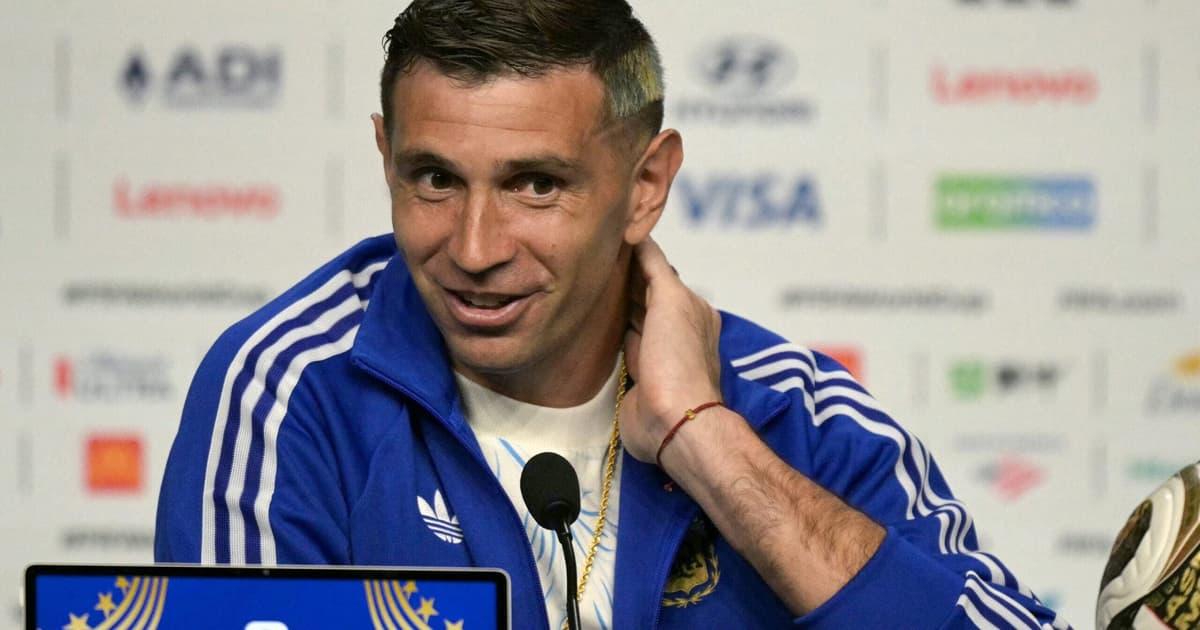 Juventus avança, mas Aston Villa mantém preço por Dibu Martínez