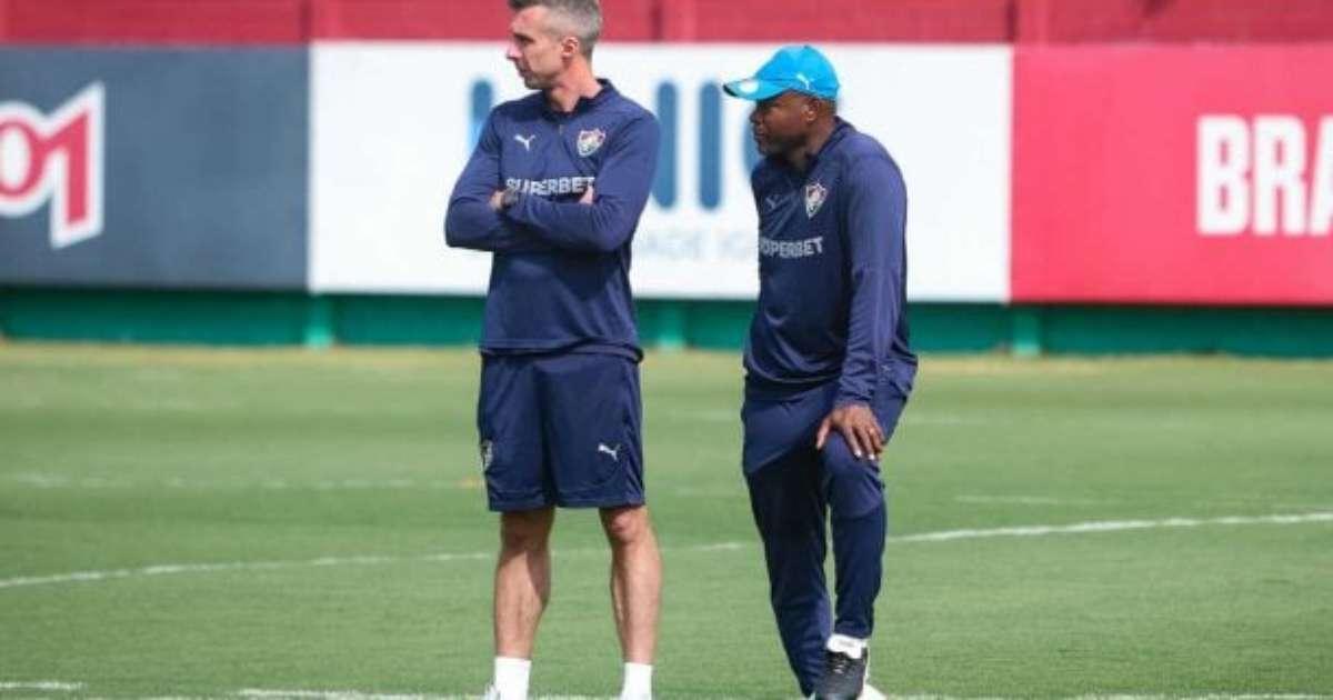 Marcão comanda primeiro treino do Fluminense após saída de Zubeldía