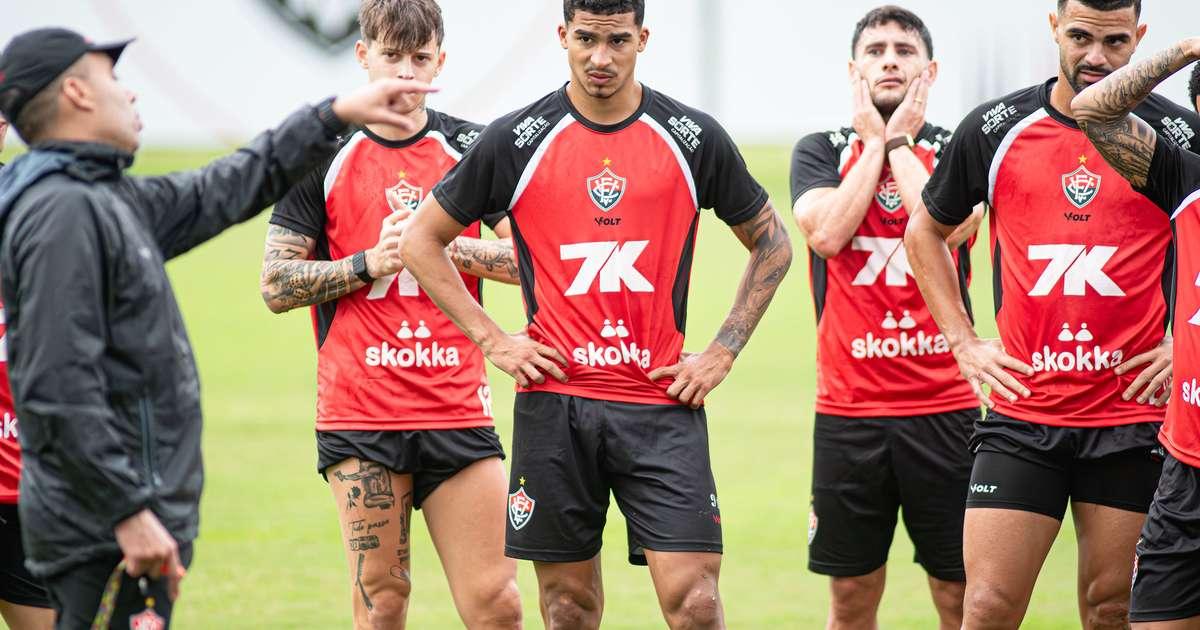 Vitória retoma treinamentos focado em confronto decisivo com o Botafogo pelo Brasileirão