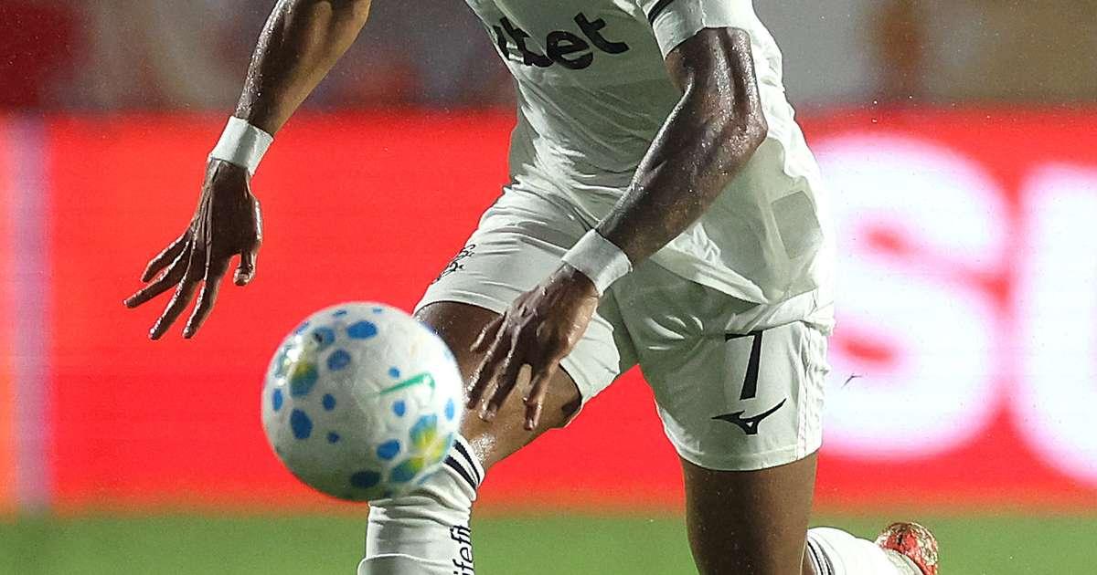 Júnior Santos critica arbitragem após derrota do Botafogo no Brasileirão