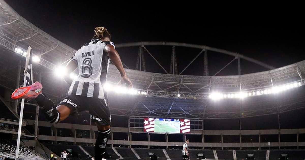 Danilo projeta reação do Botafogo no Brasileirão após queda na Sul-Americana