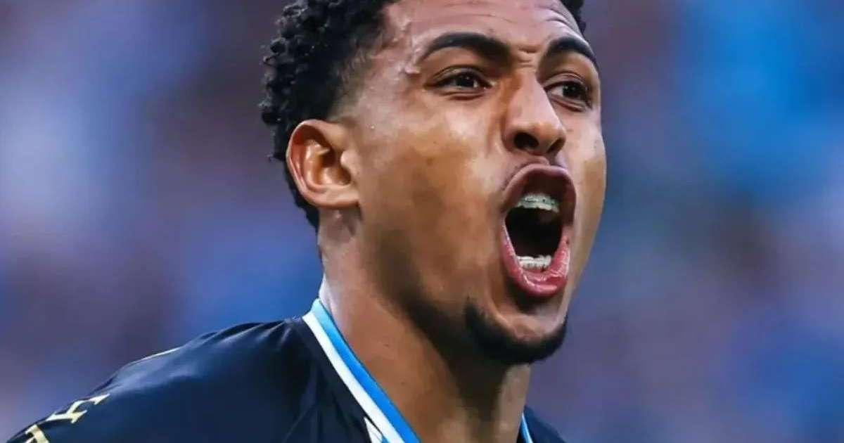 Wallace se destaca na defesa do Grêmio no empate contra o