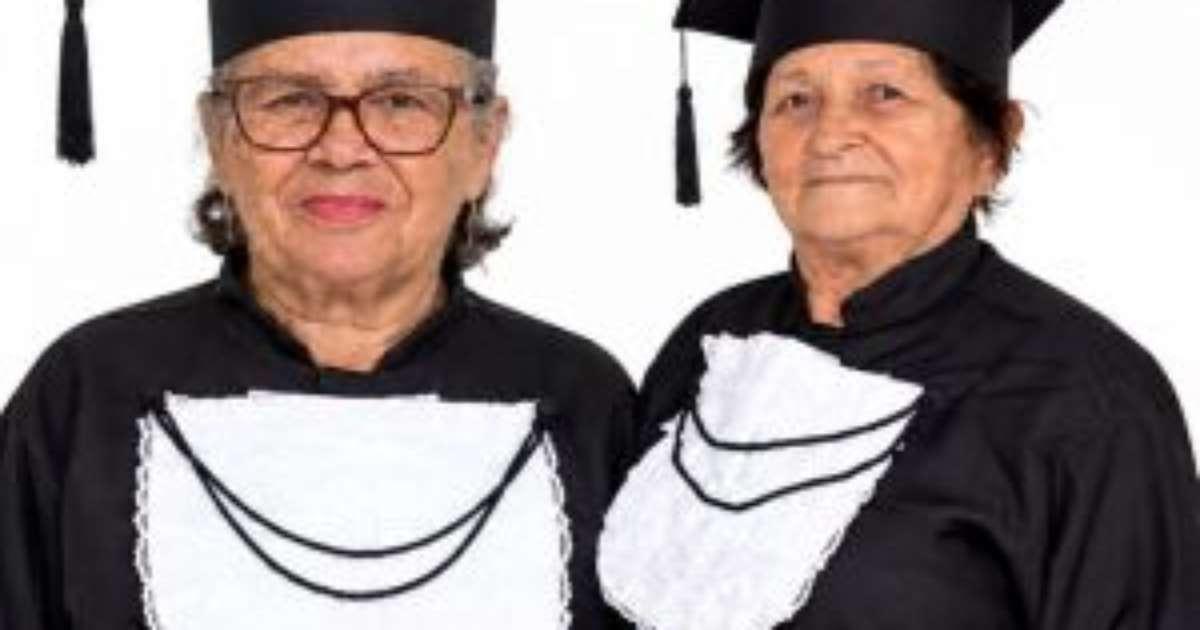 Professora alfabetiza mãe e avó em Limoeiro e celebra