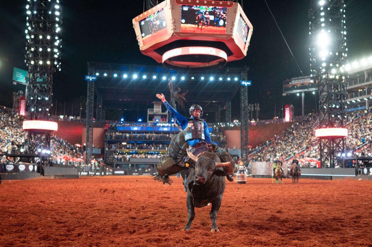 João Paulo Velasco conquista título brasileiro da PBR em Barretos 2026